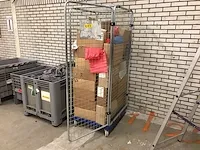 Rolcontainer met vuilniszakken