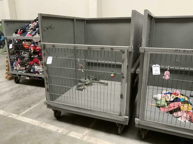 Rolcontainer - afbeelding 1 van  2