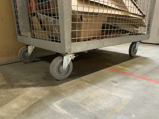 Rolcontainer - afbeelding 4 van  4