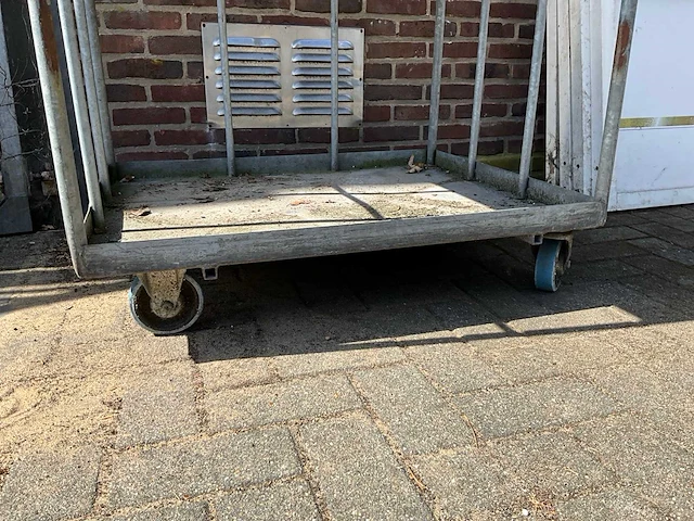 Rolcontainer - afbeelding 4 van  5