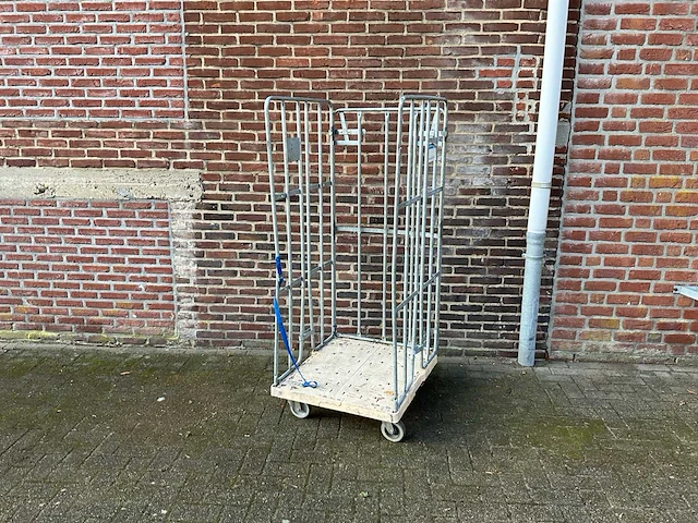 Rolcontainer - afbeelding 1 van  5