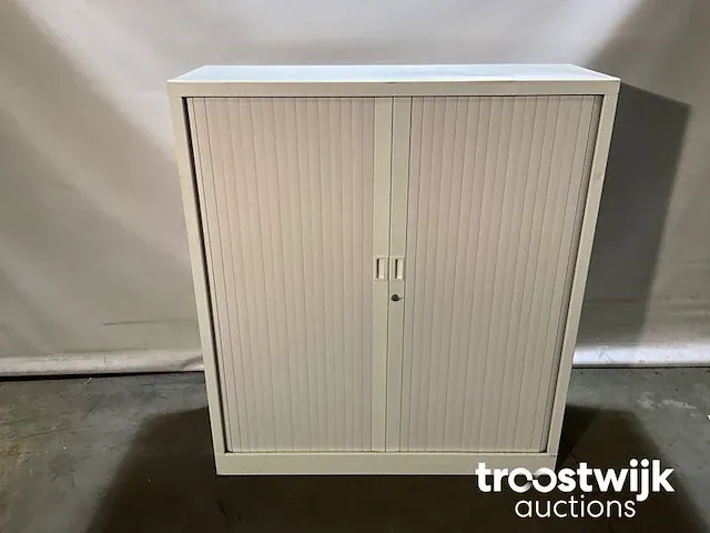 Roldeurkast 137x120x43cm - afbeelding 1 van  4