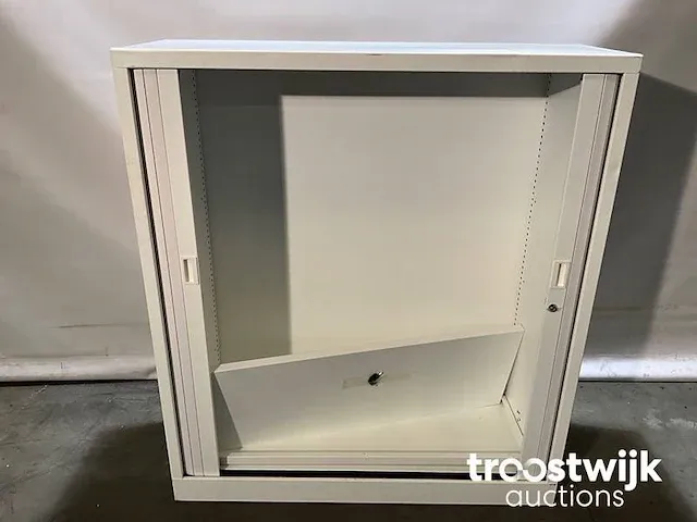 Roldeurkast 137x120x43cm - afbeelding 3 van  4