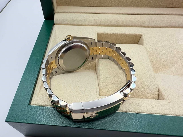 Rolex datejust 36 | 126233 | mother of pearl | 08-2025 | new - afbeelding 10 van  12
