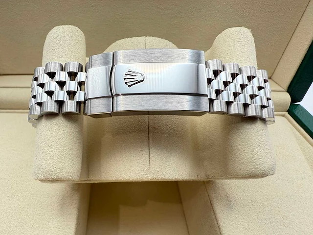 Rolex datejust 36 126234 | silver dial with diamonds | 09-2025 | new - afbeelding 9 van  12