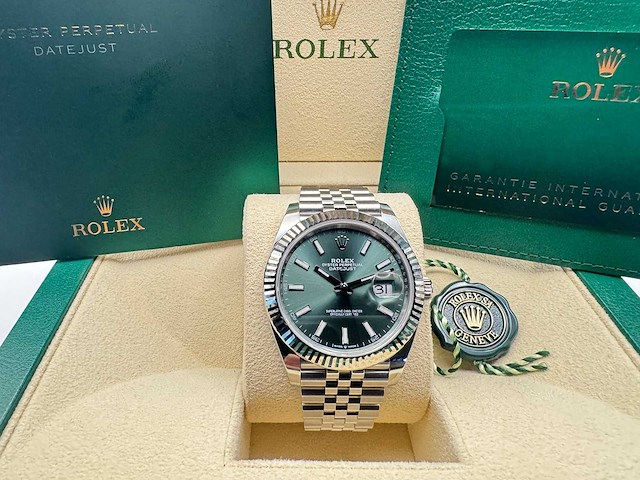 Rolex datejust 41 | mint green | 126334 | 2025 | new - afbeelding 3 van  12