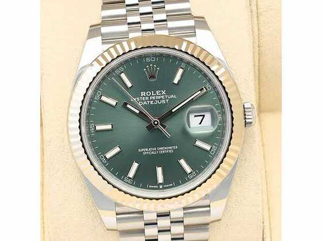 Rolex datejust 41mm mint green 2025 full set - afbeelding 1 van  10