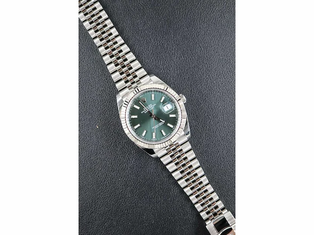 Rolex datejust 41mm mint green 2025 full set - afbeelding 5 van  10