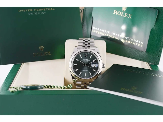 Rolex datejust 41mm mint green 2025 full set - afbeelding 7 van  10