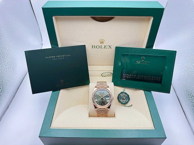 Rolex day-date 40 228235 | olive dial | 2025 | new - afbeelding 4 van  12