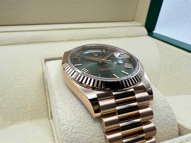 Rolex day-date 40 228235 | olive dial | 2025 | new - afbeelding 12 van  12