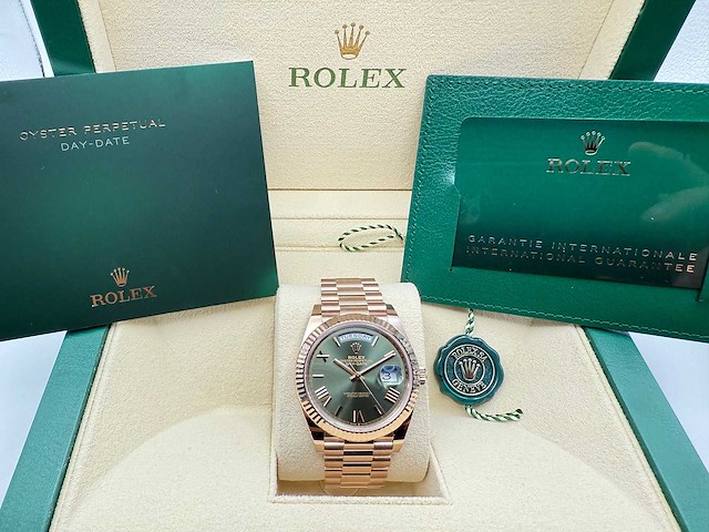 Rolex day-date 40 228235 | olive dial | 2025 | new - afbeelding 3 van  12