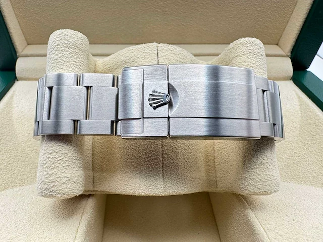 Rolex explorer ii 226570 | white dial | 09-2025 | new - afbeelding 9 van  12