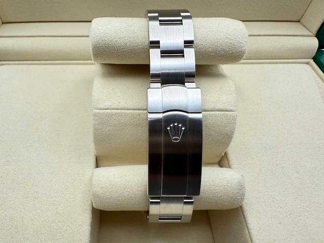 Rolex oyster perpetual 31 277200 | beige | 2025 | new - afbeelding 8 van  12