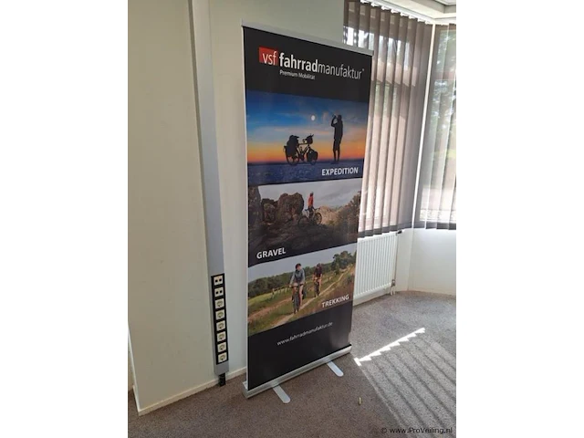Roll-up banner met opdruk "vsf fahrradmanufraktur" - 86x210cm - afbeelding 1 van  2