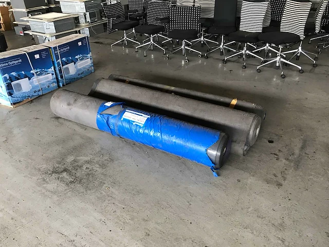 Rollen plastic dakzeil met stof (3x) - afbeelding 1 van  3