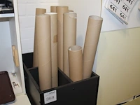 Rollenhouder met vier vakken en enkele kartonnen kokers. afmeting 40 x 60 x 93 cm - afbeelding 1 van  2