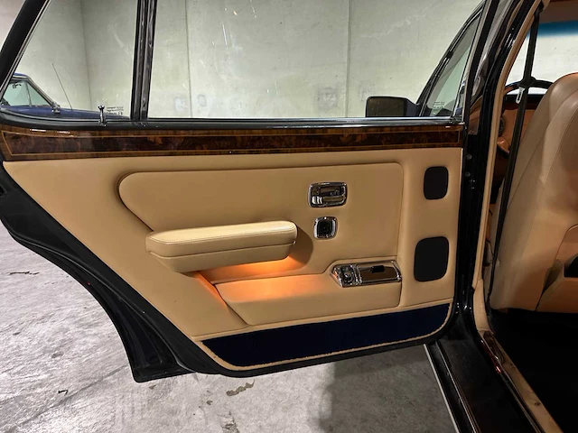 Rolls-royce silver spur 6.8 v8 304pk 1997 - afbeelding 22 van  43