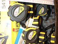 Rolmaten, spanningzoekers en duimstok in bak (20 stuks). - afbeelding 2 van  2