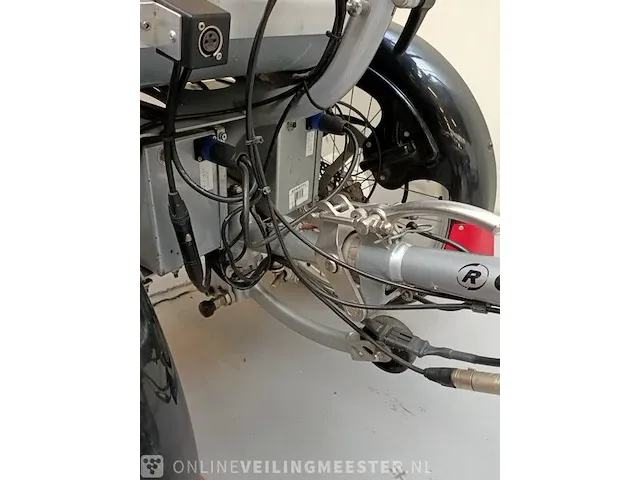 Rolstoelfiets van raam, o-pair² - 3x elektrische trapondersteuning - afbeelding 11 van  12