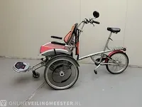 Rolstoelfiets van raam, o'pair² - afbeelding 2 van  9
