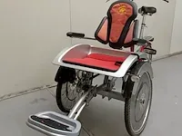 Rolstoelfiets van raam, o'pair² - afbeelding 5 van  9