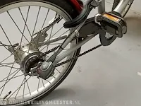 Rolstoelfiets van raam, o'pair² - afbeelding 9 van  9