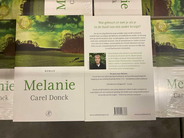Roman melanie carel donck boeken (390x) - afbeelding 2 van  2