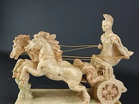 Romeins beeld gladiator op strijdwagen - afbeelding 2 van  5