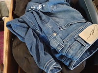 Rommelmarkt bananedoos vol - afbeelding 3 van  5