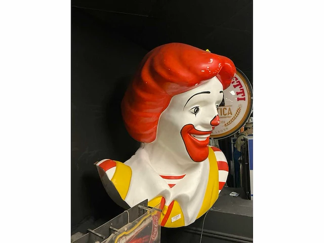 Ronald mcdonald buste - afbeelding 2 van  6