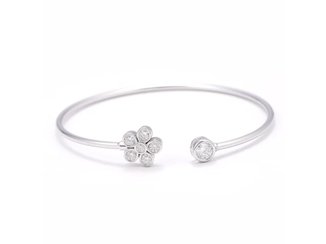 Ronde armband met briljanten en bloem vorm - afbeelding 1 van  7