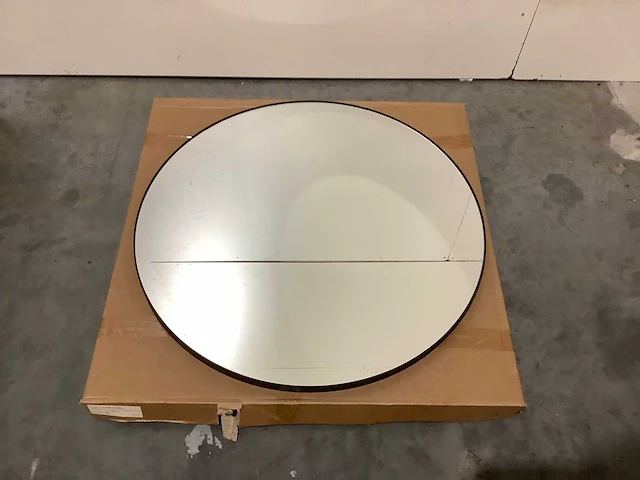 Ronde badkamer spiegel 80x80cm - afbeelding 1 van  4