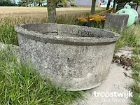 Ronde betonnen bak - afbeelding 4 van  4