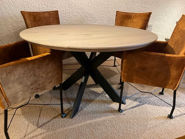 Ronde eiken eetkamertafel - afbeelding 1 van  9