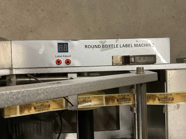 Ronde flessen etiketteer machine - afbeelding 3 van  3