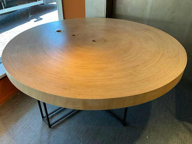 Ronde houten tafel 180 cm - afbeelding 1 van  5