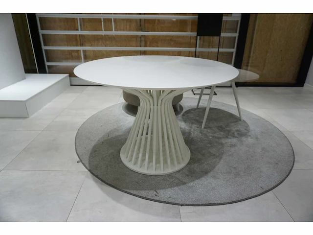Ronde houten tafel - afbeelding 1 van  3