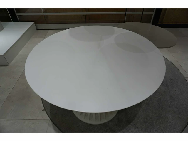 Ronde houten tafel - afbeelding 2 van  3