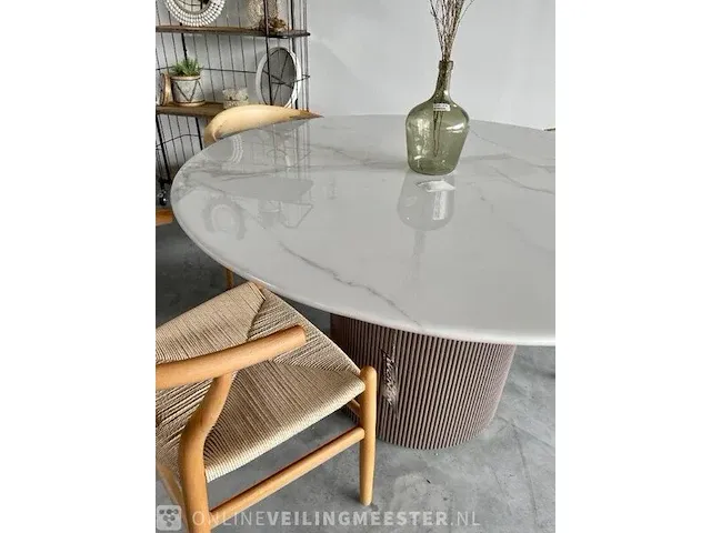 Ronde marmeren eettafel onetwentythree furniture, wit marmer / beige, bouwjaar 2022 - afbeelding 2 van  6