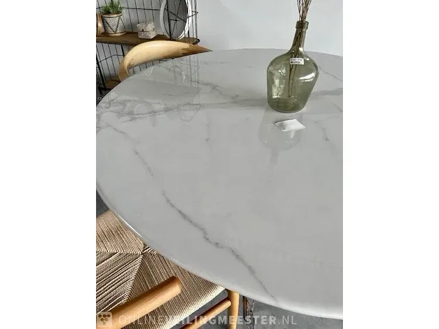 Ronde marmeren eettafel onetwentythree furniture, wit marmer / beige, bouwjaar 2022 - afbeelding 3 van  6