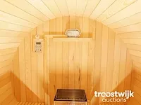 Ronde sauna met kachel voorzien van red cedar hout - 240 x 180cm - afbeelding 4 van  4