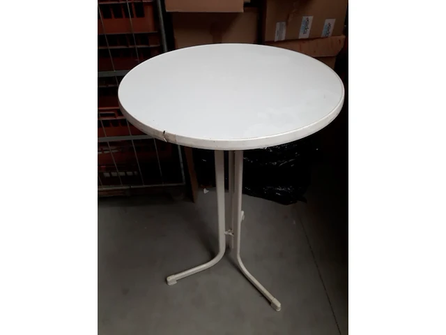 Ronde sta tafel, inklapbaar, licht beschadigd, diameter 70 cm en 108 cm hoog, 1 stuk - afbeelding 2 van  3