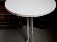 Ronde sta tafel, inklapbaar, licht beschadigd, diameter 70 cm en 108 cm hoog, 1 stuk