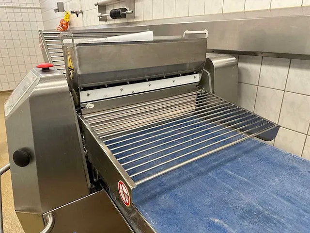 Rondo doge - rondostar sfs 660 - automatische rvs uitrolmachine - afbeelding 12 van  12
