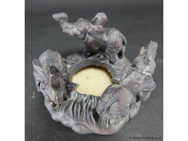 Rondo van olifanten - afbeelding 3 van  5