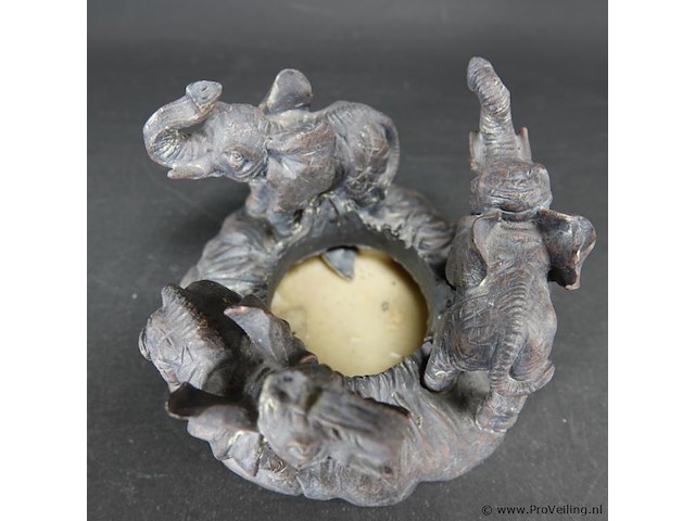 Rondo van olifanten - afbeelding 4 van  5