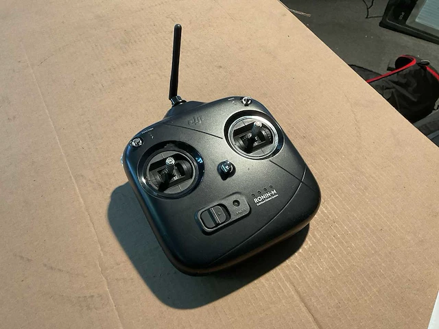 Ronin-m rm-tx1 camerastabilisator remotecontrol - afbeelding 1 van  3