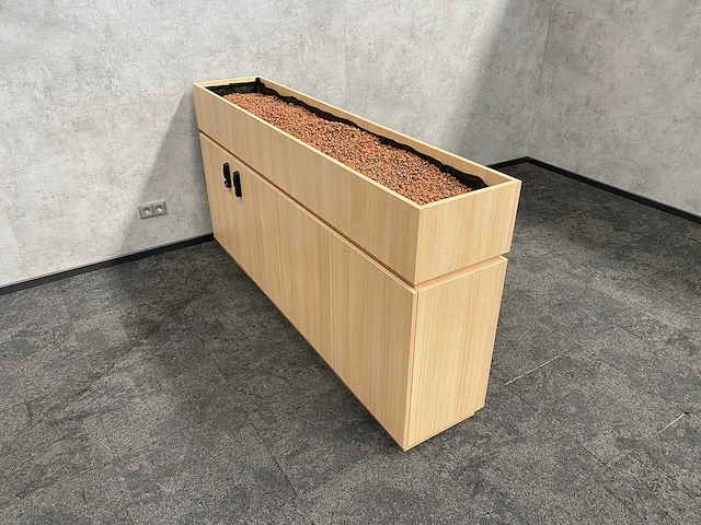 Roomdivider/ kast met plantenbak - afbeelding 1 van  13