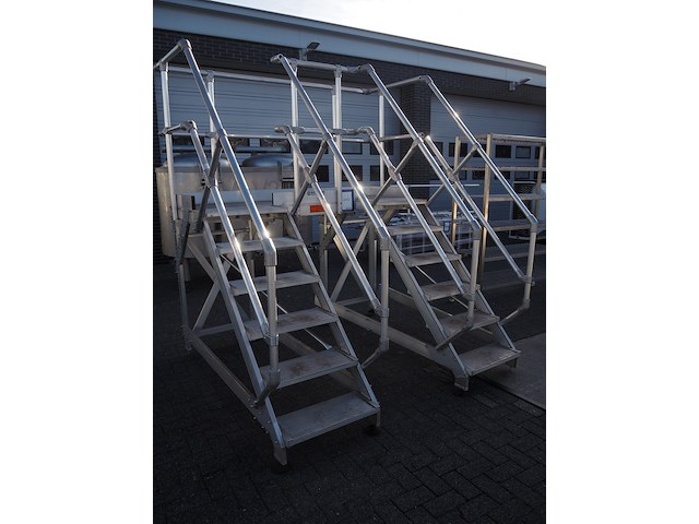 Roossien hoogwerktechniek - afbeelding 2 van  4